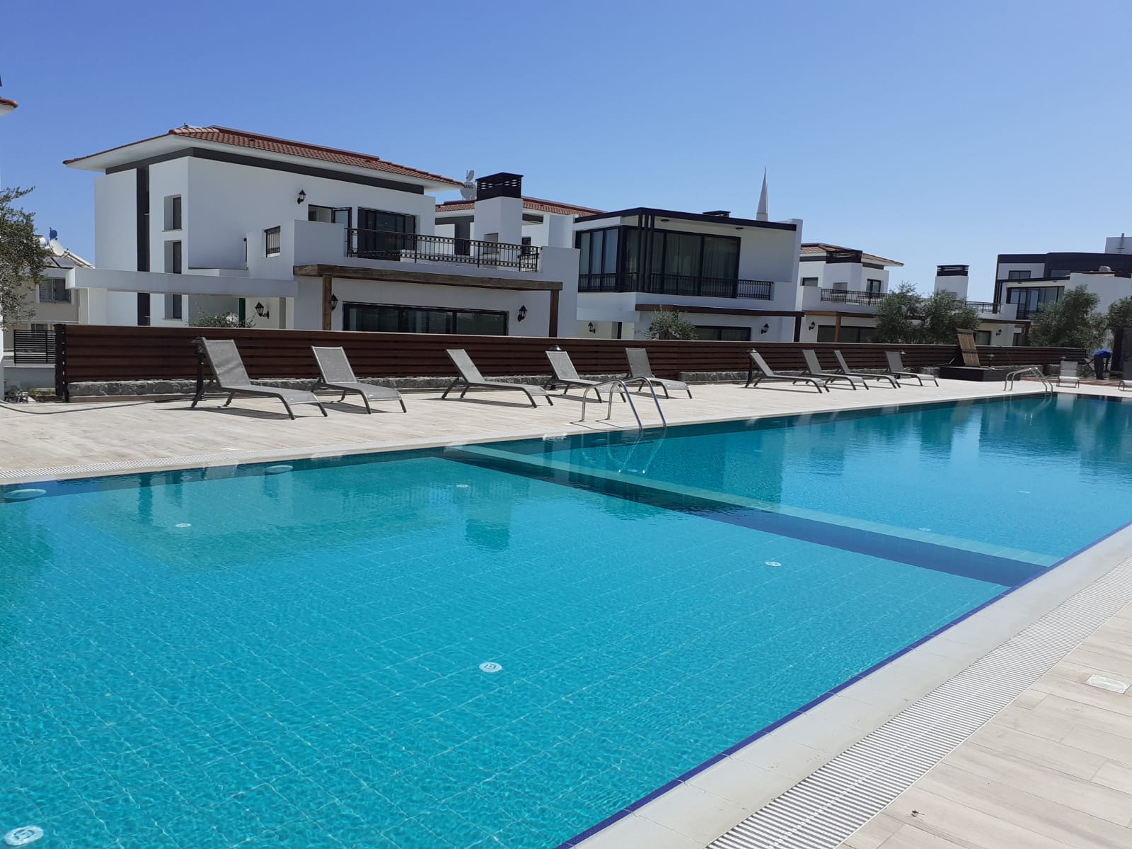 Kıbrıs Girne Doğanköy Site İçinde Satılık Dubleks Villa