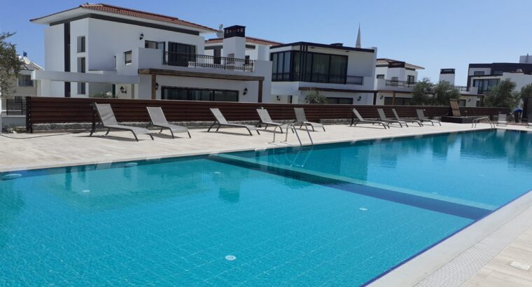 Kıbrıs Girne Doğanköy Site içinde Satılık 4+1 Dubleks Villa