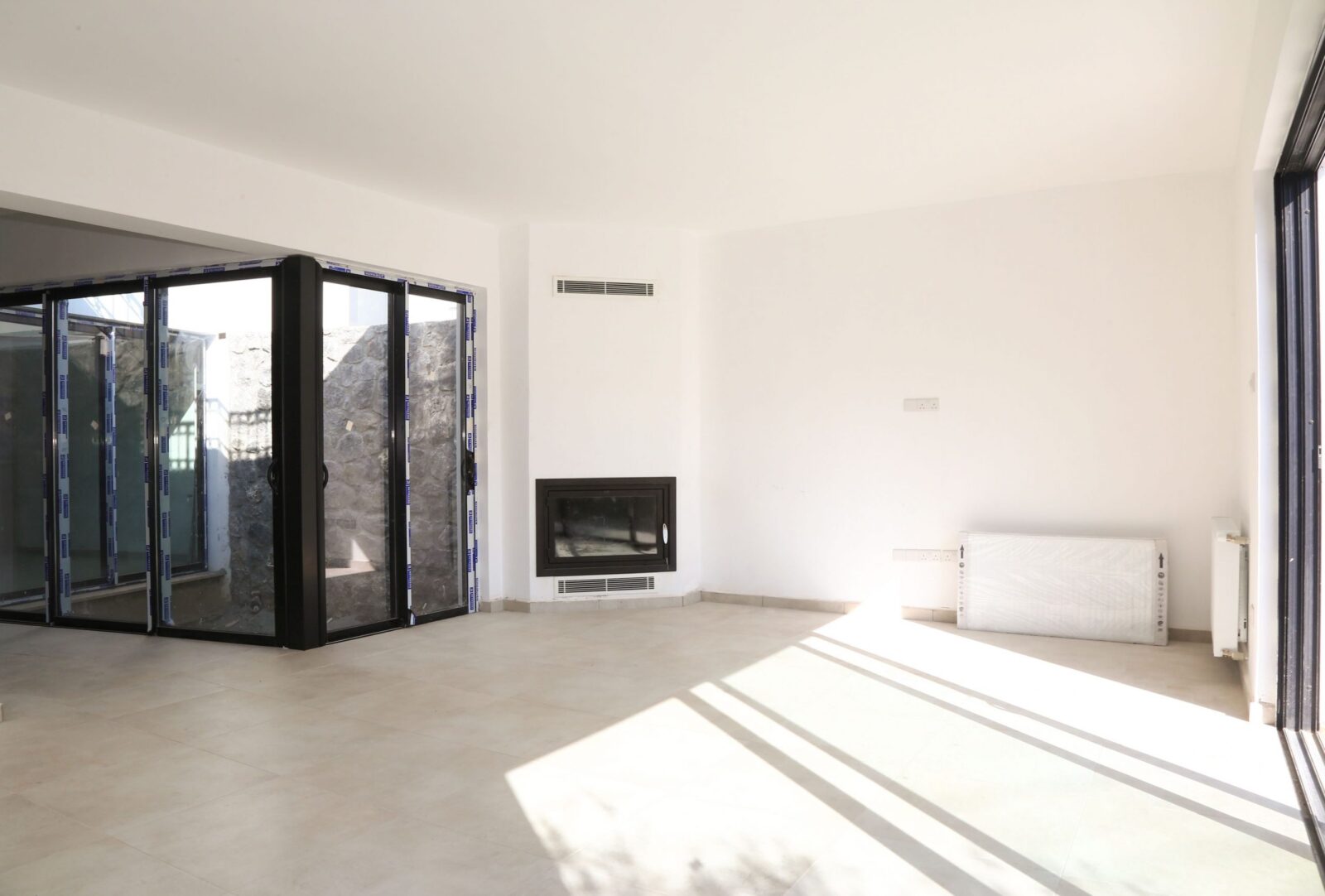 Kıbrıs Girne Doğanköy Site içinde Satılık 4+1 Dubleks Villa