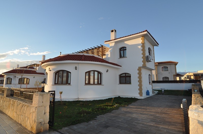 Kıbrıs İskele Satılık Oturuma Hazır Dubleks Villa