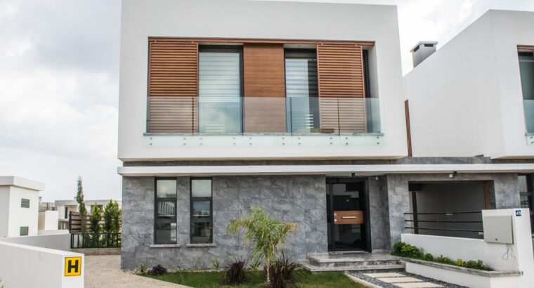 Kıbrıs Lefkoşa Projeden Satılık Site İçinde Villa