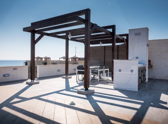 Kıbrıs Gazimağusa Bafra Satılık 3+1 Çatı katı 215 m2