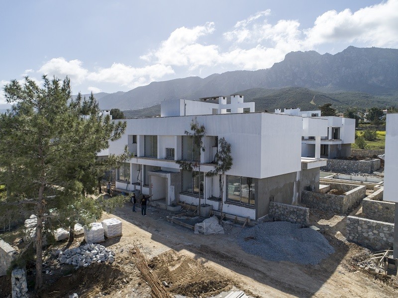 Kıbrıs Girne Alsancak Projeden Satılık 2+1 Site İçi Evler