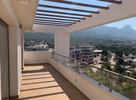 Kıbrıs Girne Merkez Satılık 4+1 Penthouse