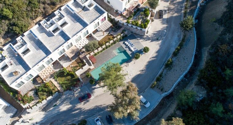 Kıbrıs Girne Satılık 3+1 Site Doğa içinde villa