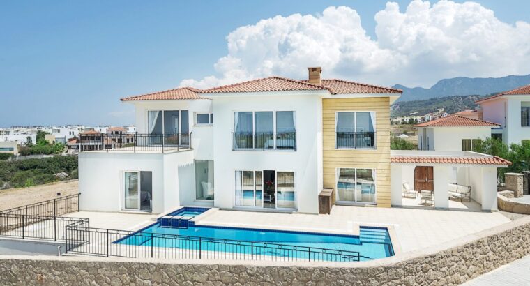 Kıbrıs Girne Esentepe Satılık Yüzme Havuzlu Villa