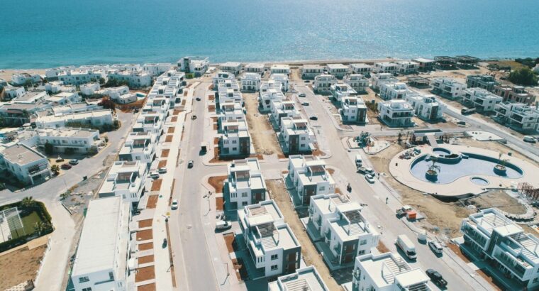 Kıbrıs İskele Satılık 3+1 Denize Sıfır Site içi Villa