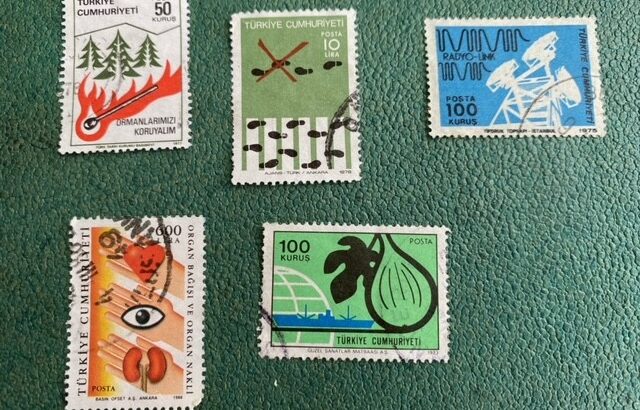 Muhtelif satılık eski pullar