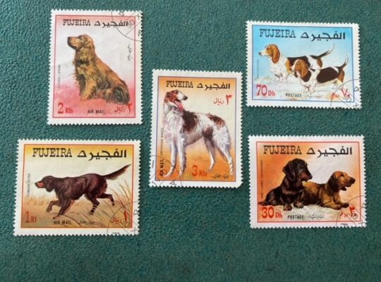 Fujeira Emirliği Köpek serisi satılık pul