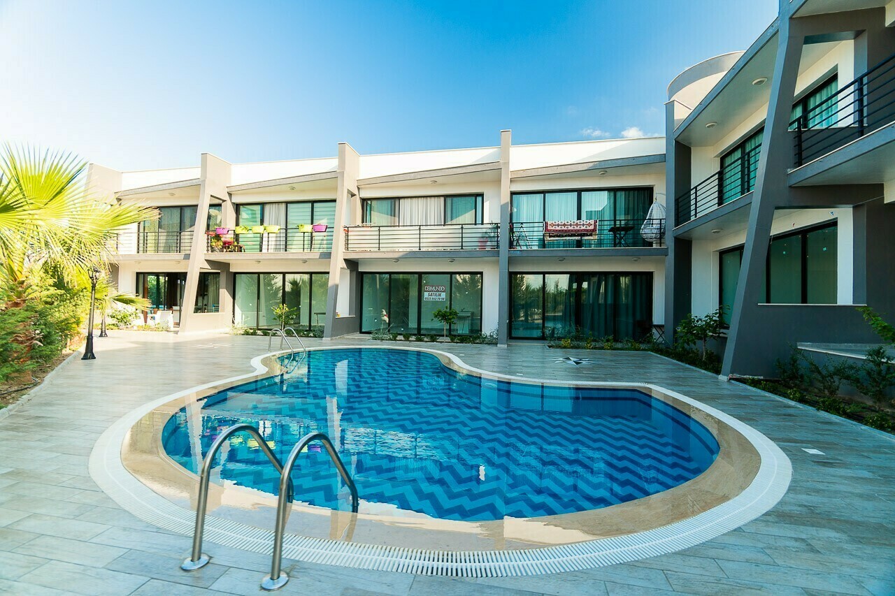 Kıbrıs Girne Alsancak Satılık 1+1 Havuzlu Sitede Ev