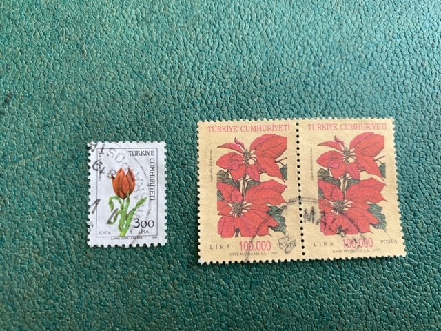 Satılık çiçek figürlü pullar