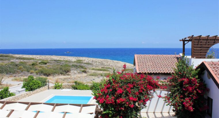 Kıbrıs Girne Esentepe Satılık 3+1 Havuzlu Villa