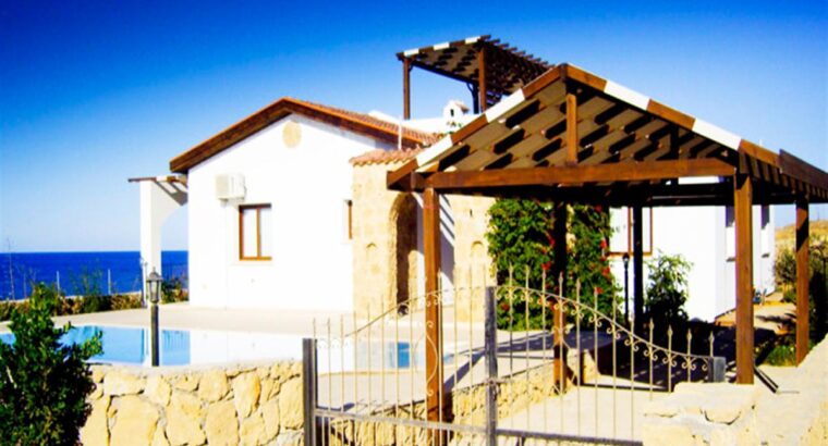 Kıbrıs Girne Esentepe Satılık 3+1 Havuzlu Villa
