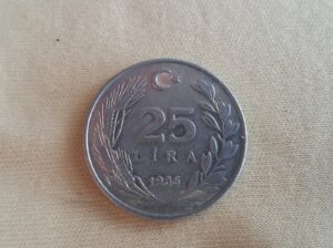 1985 yılı alüminyum 25 lira çil