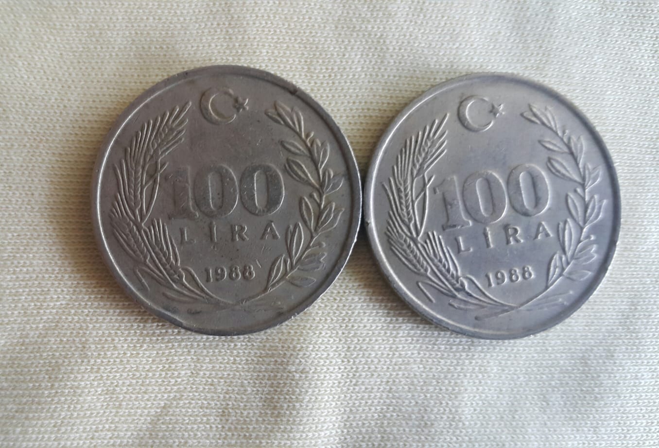 1988 Yılı Satılık 2 Adet Metal 100 Lira